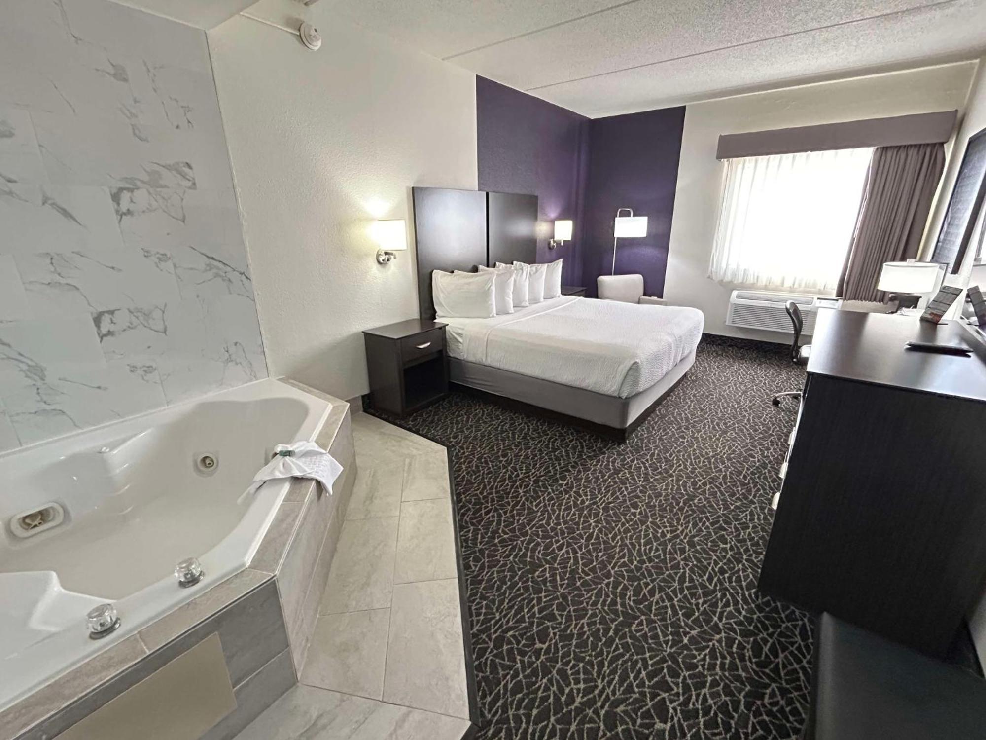 Best Western Bolingbrook Hotel Екстериор снимка